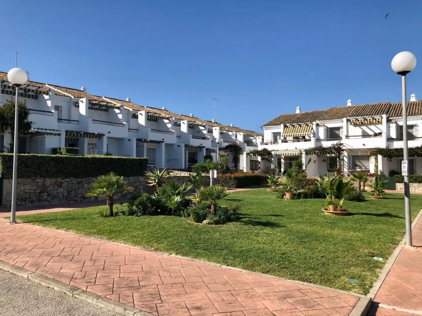 Apartamento de alquiler en Calle Asunción, 3, La Barrosa Jardín de Apartamento de alquiler en Chiclana de la Frontera con Calefacción, Terraza y Piscina