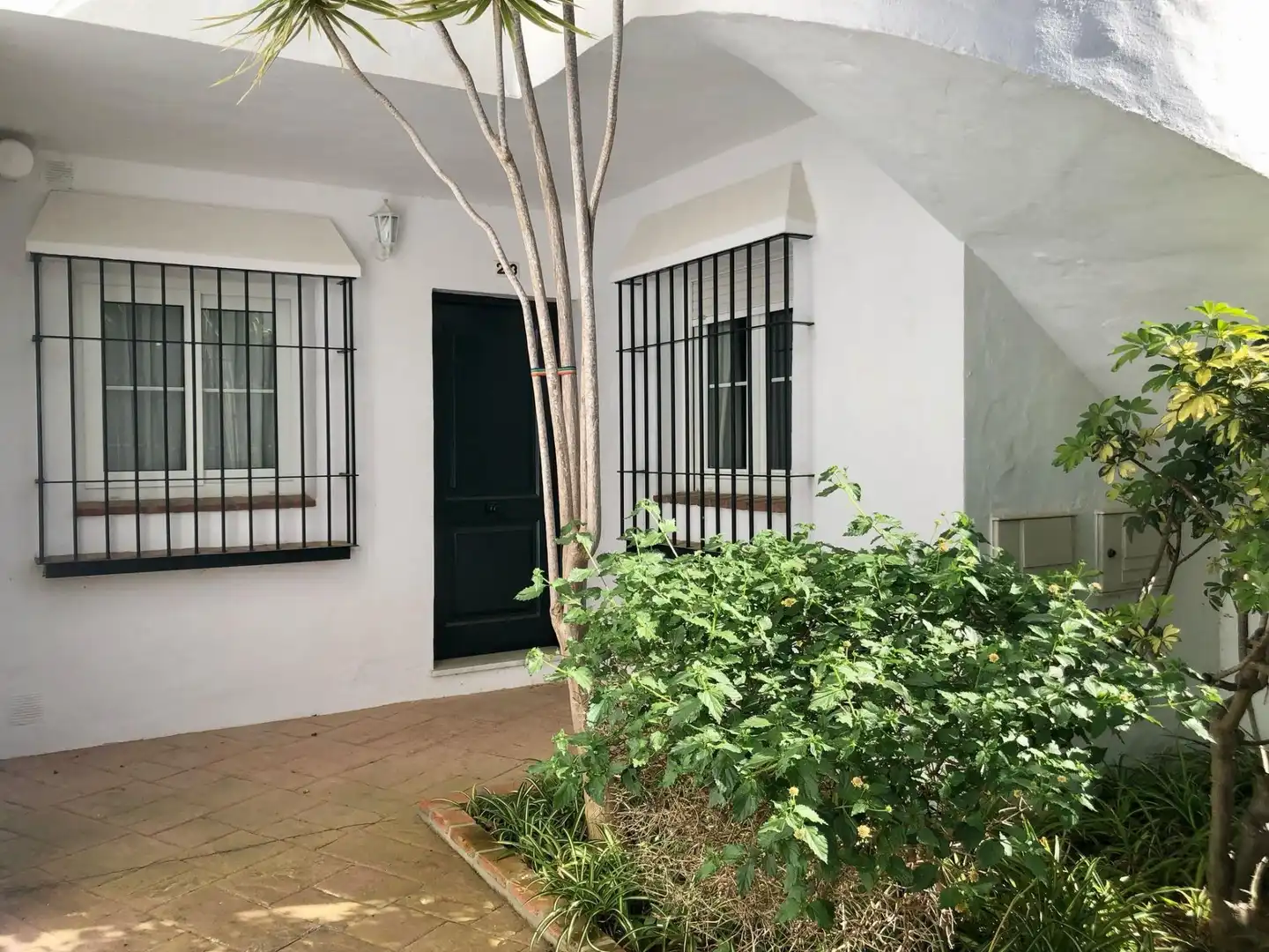 Apartamento de alquiler en Calle Asunción, 3, La Barrosa Vista exterior de Apartamento de alquiler en Chiclana de la Frontera con Calefacción, Terraza y Piscina