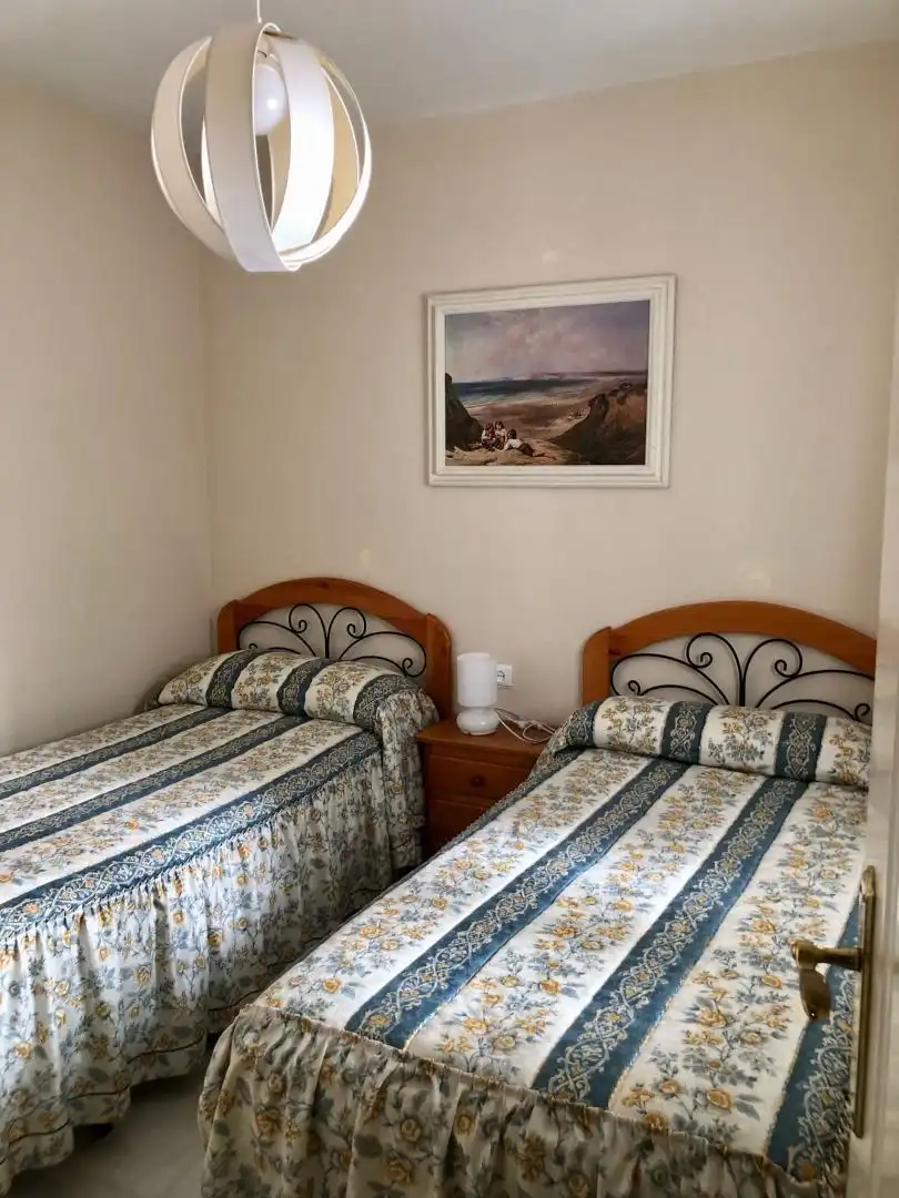 Apartamento de alquiler en Calle Asunción, 3, La Barrosa Habitación de Apartamento de alquiler en Chiclana de la Frontera con Calefacción, Terraza y Piscina