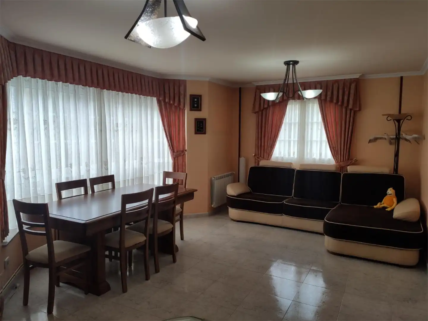 Sala de estar de Casa o chalet en venta en Sarria con Calefacción, Jardín privado y Parquet