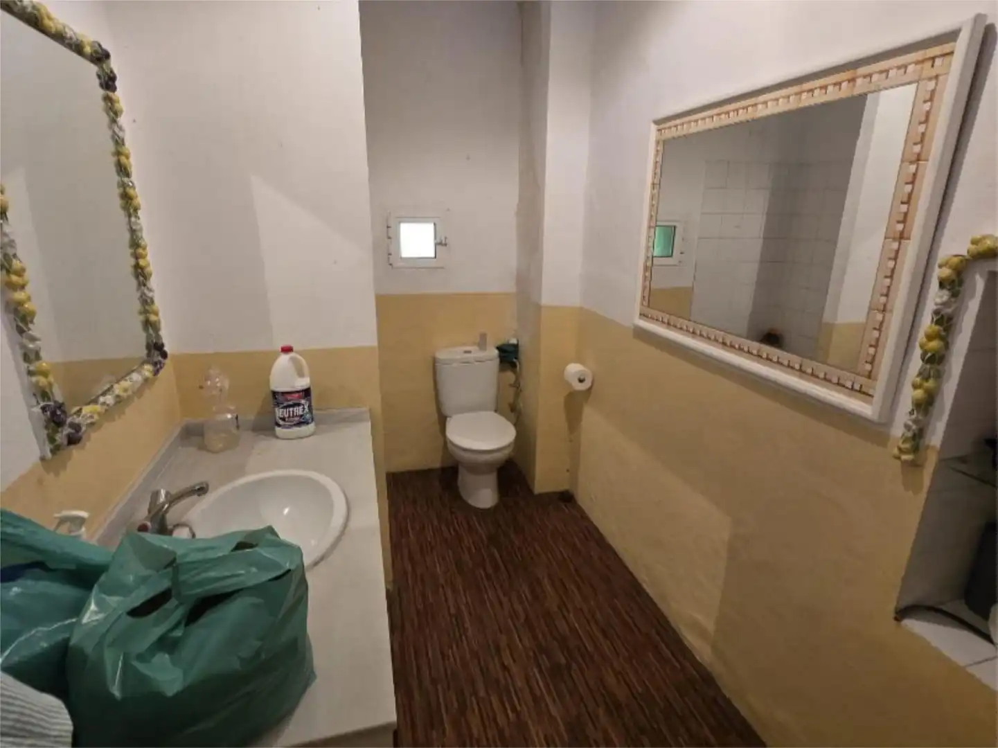 Baño de Piso en venta en Algeciras con Aire acondicionado, Calefacción y Jardín privado