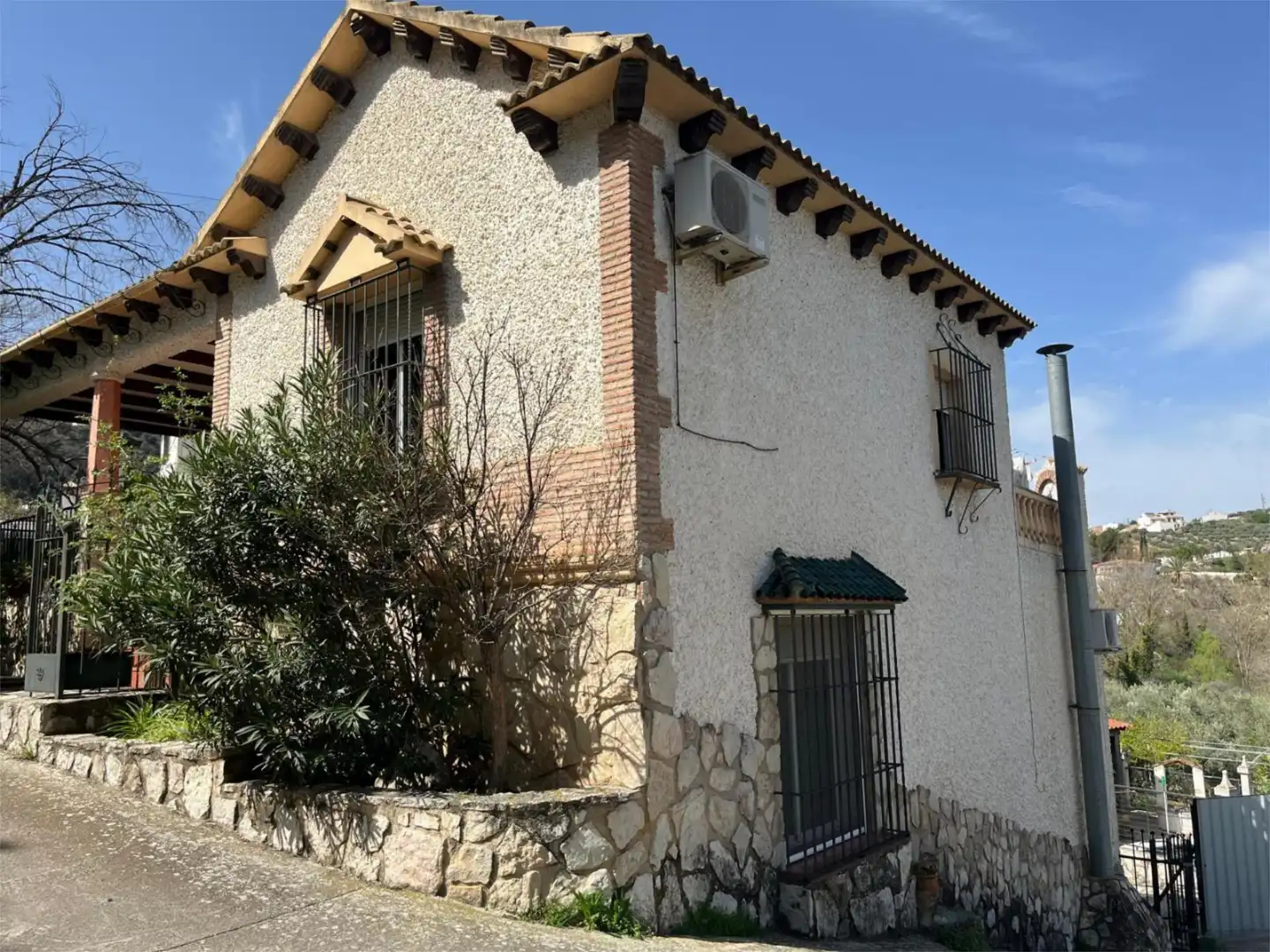 Exterior view of Houses for sale in Almedinilla  with Air Conditioner, Heating and Private garden