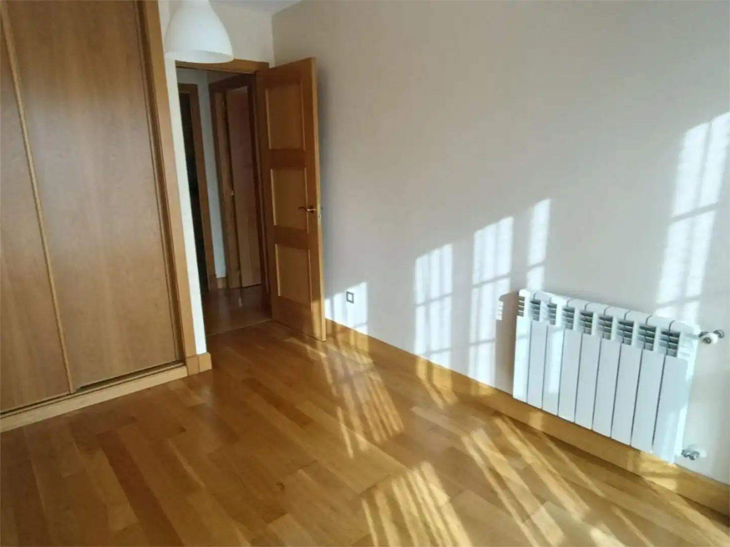Schlafzimmer von Wohnung zum Verkauf in A Coruña Capital 