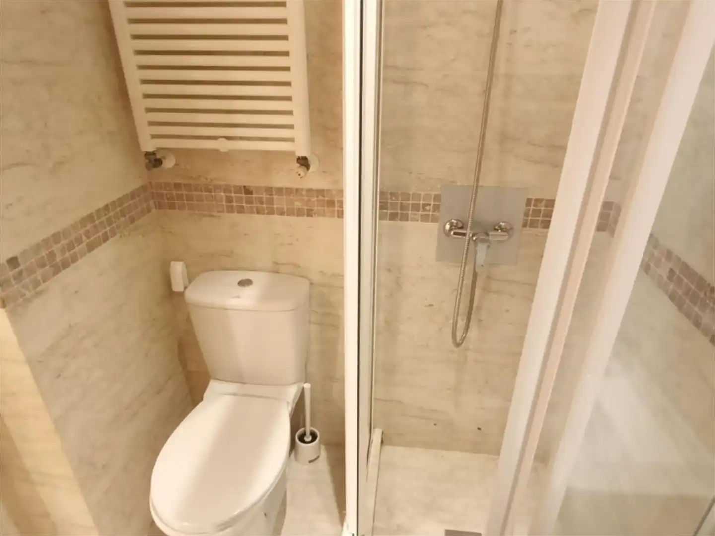 Badezimmer von Wohnung zum Verkauf in A Coruña Capital 