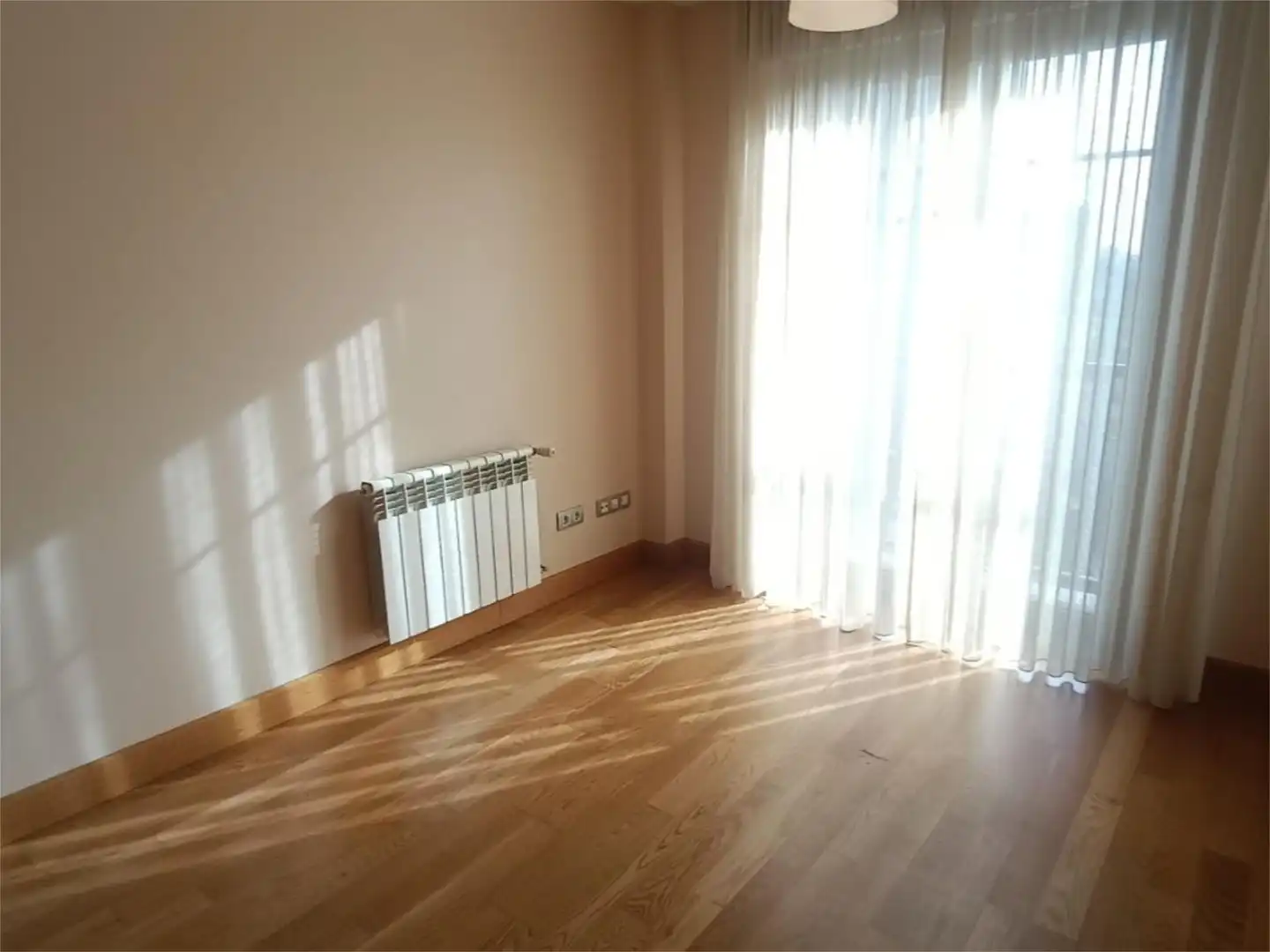 Schlafzimmer von Wohnung zum Verkauf in A Coruña Capital 