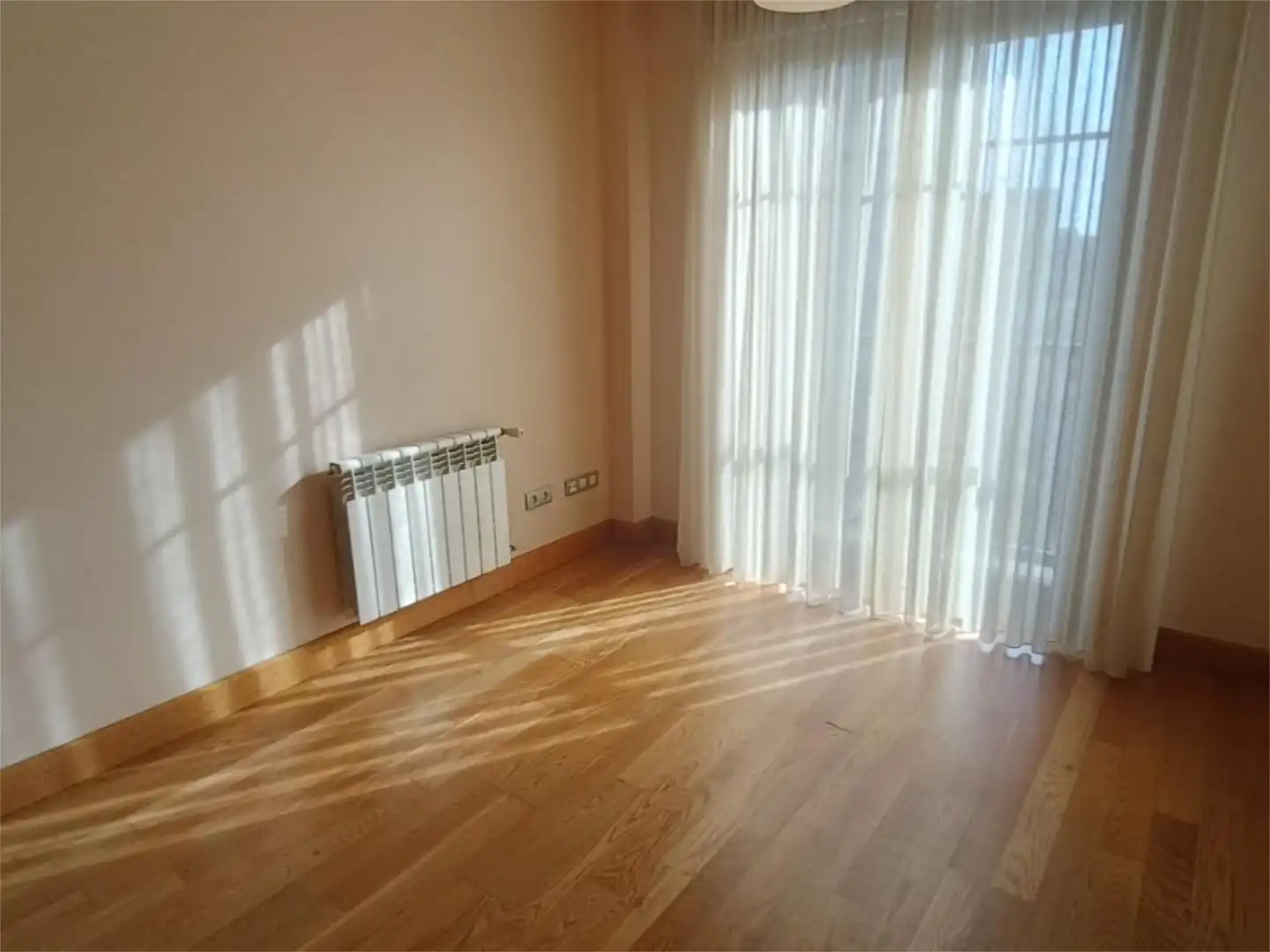 Schlafzimmer von Wohnung zum Verkauf in A Coruña Capital 