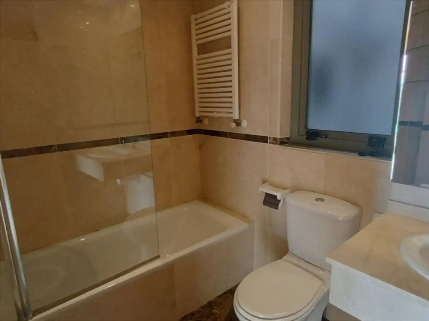 Badezimmer von Wohnung zum Verkauf in A Coruña Capital 