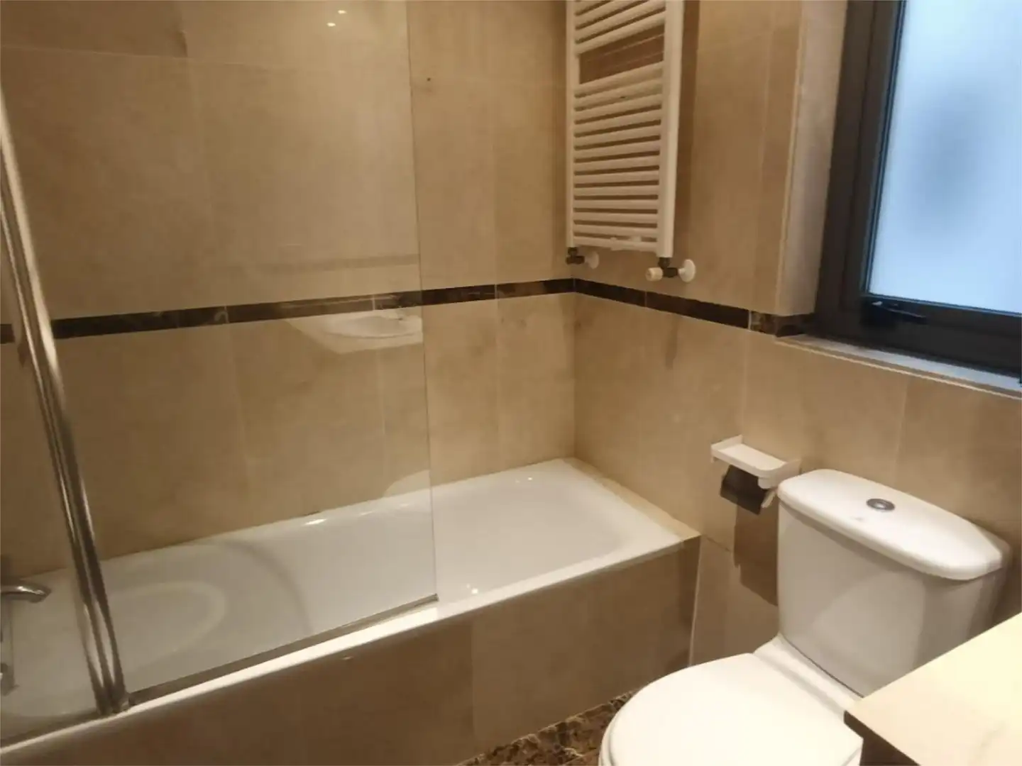 Badezimmer von Wohnung zum Verkauf in A Coruña Capital 