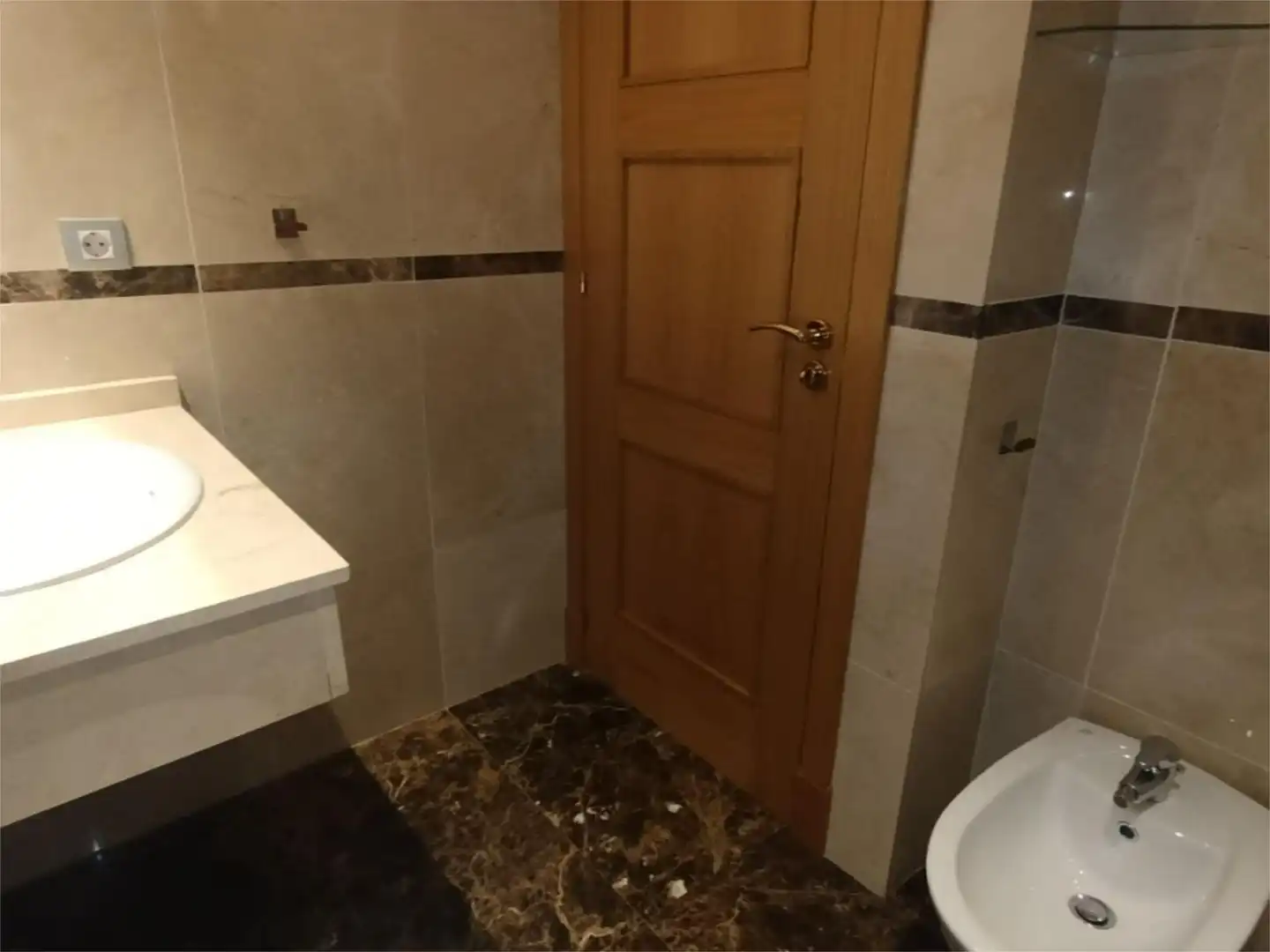 Badezimmer von Wohnung zum Verkauf in A Coruña Capital 
