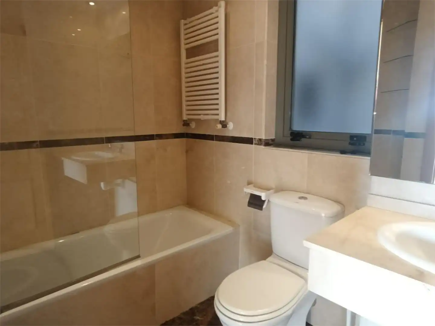 Badezimmer von Wohnung zum Verkauf in A Coruña Capital 