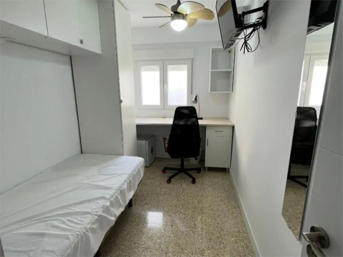 Flat for sale in Calle de Rodrigo Rebolledo, 39, Las Fuentes Bedroom of Flat for sale in Zaragoza with Air Conditioner, Storage room and Furnished