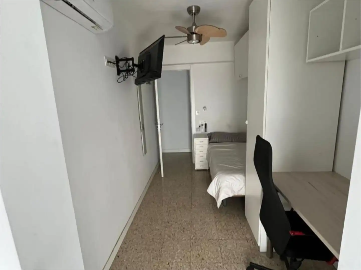 Flat for sale in Calle de Rodrigo Rebolledo, 39, Las Fuentes Bedroom of Flat for sale in Zaragoza with Air Conditioner, Storage room and Furnished