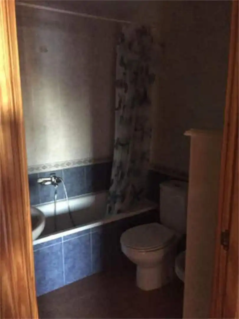 Apartamento de alquiler en Candeleda Baño de Apartamento de alquiler en Candeleda con Calefacción y Terraza