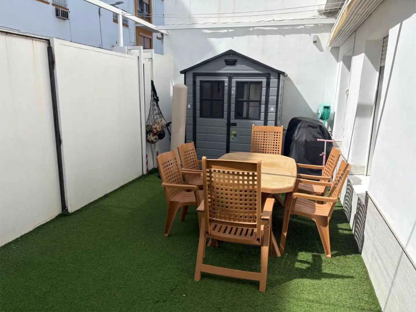 Room in Calle Sanlúcar la Mayor, 35, Tiro de Línea
