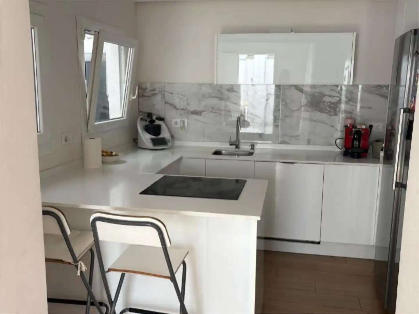 Room in Calle Sanlúcar la Mayor, 35, Tiro de Línea