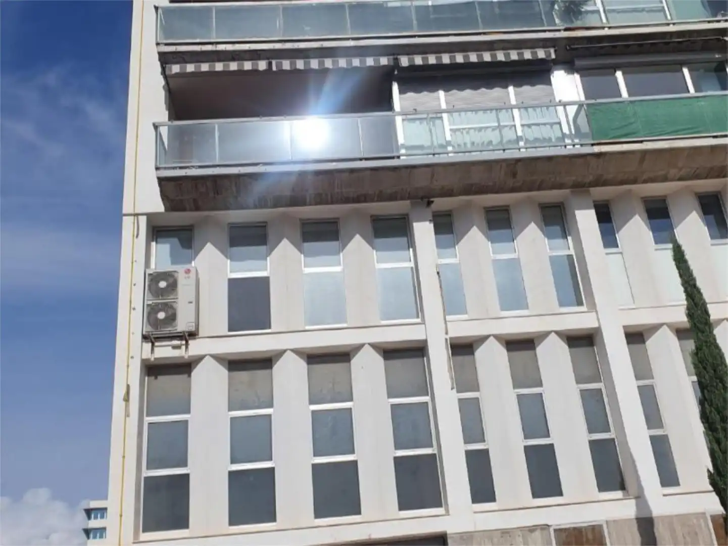 Piso en venta en Carrer Miguel Adlert Noguerol, 9, Parc Central Vista exterior de Piso en venta en Paterna con Trastero, Parking comunitario y Videoportero