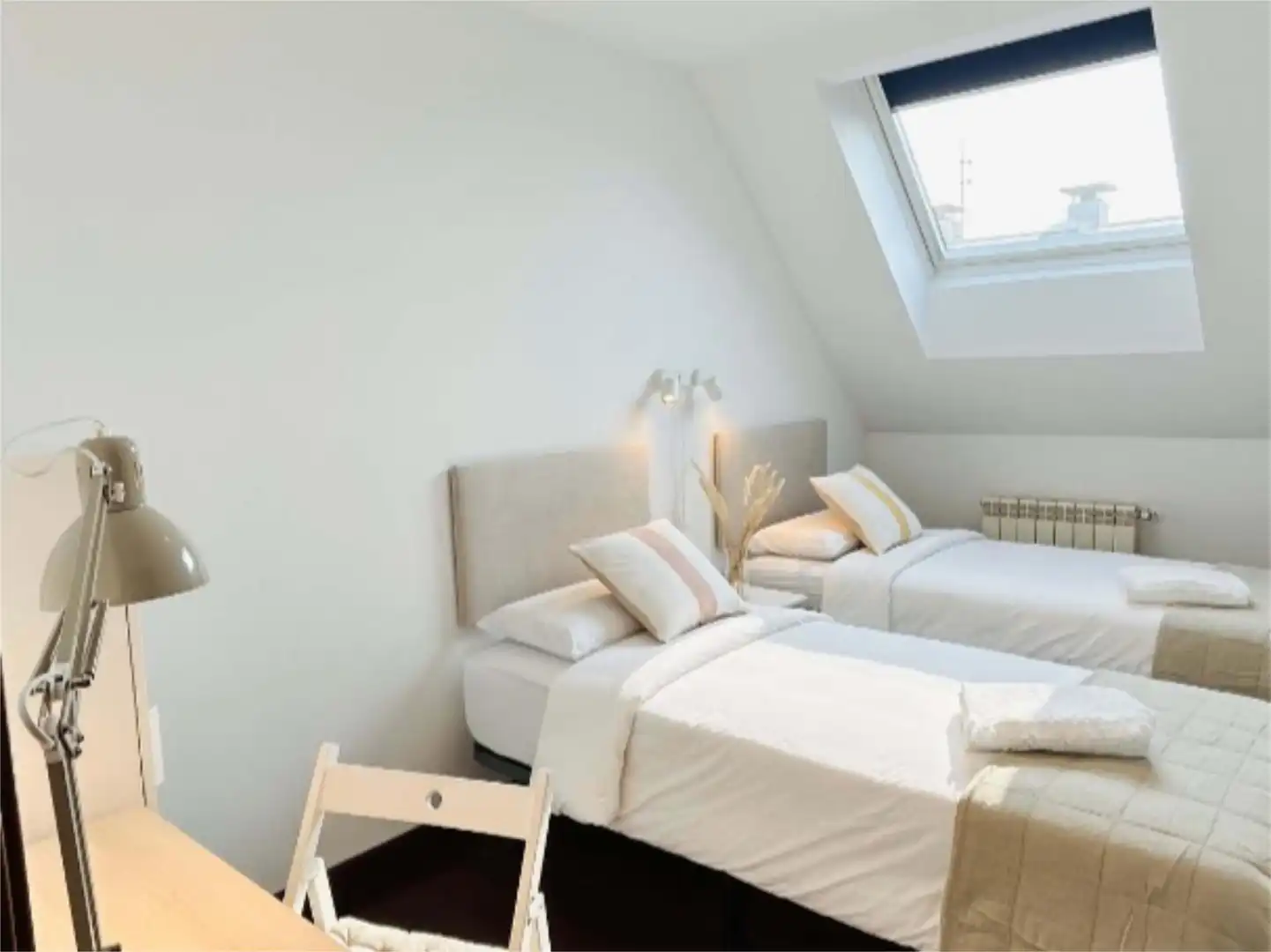 Habitación de Piso en venta en Santa Cruz de Bezana con Terraza, Piscina y Balcón