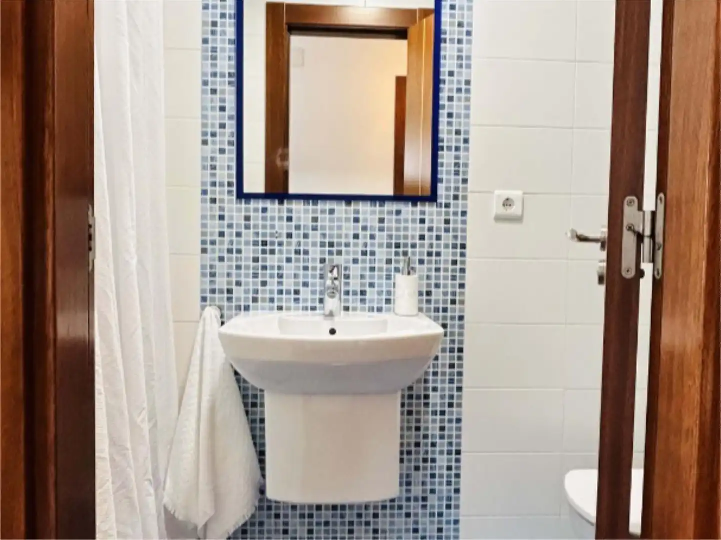Baño de Piso en venta en Santa Cruz de Bezana con Terraza, Piscina y Balcón