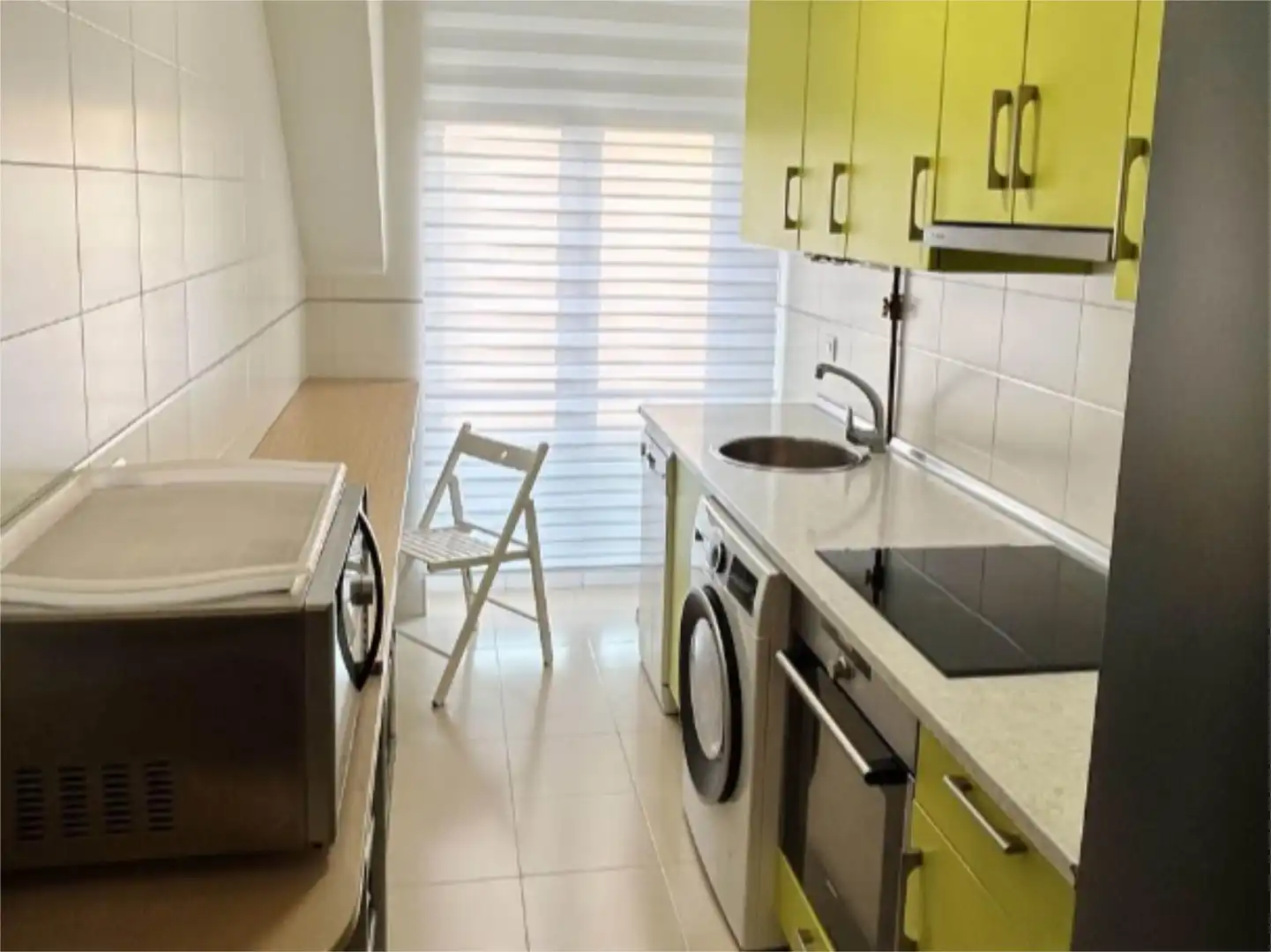 Cocina de Piso en venta en Santa Cruz de Bezana con Terraza, Piscina y Balcón