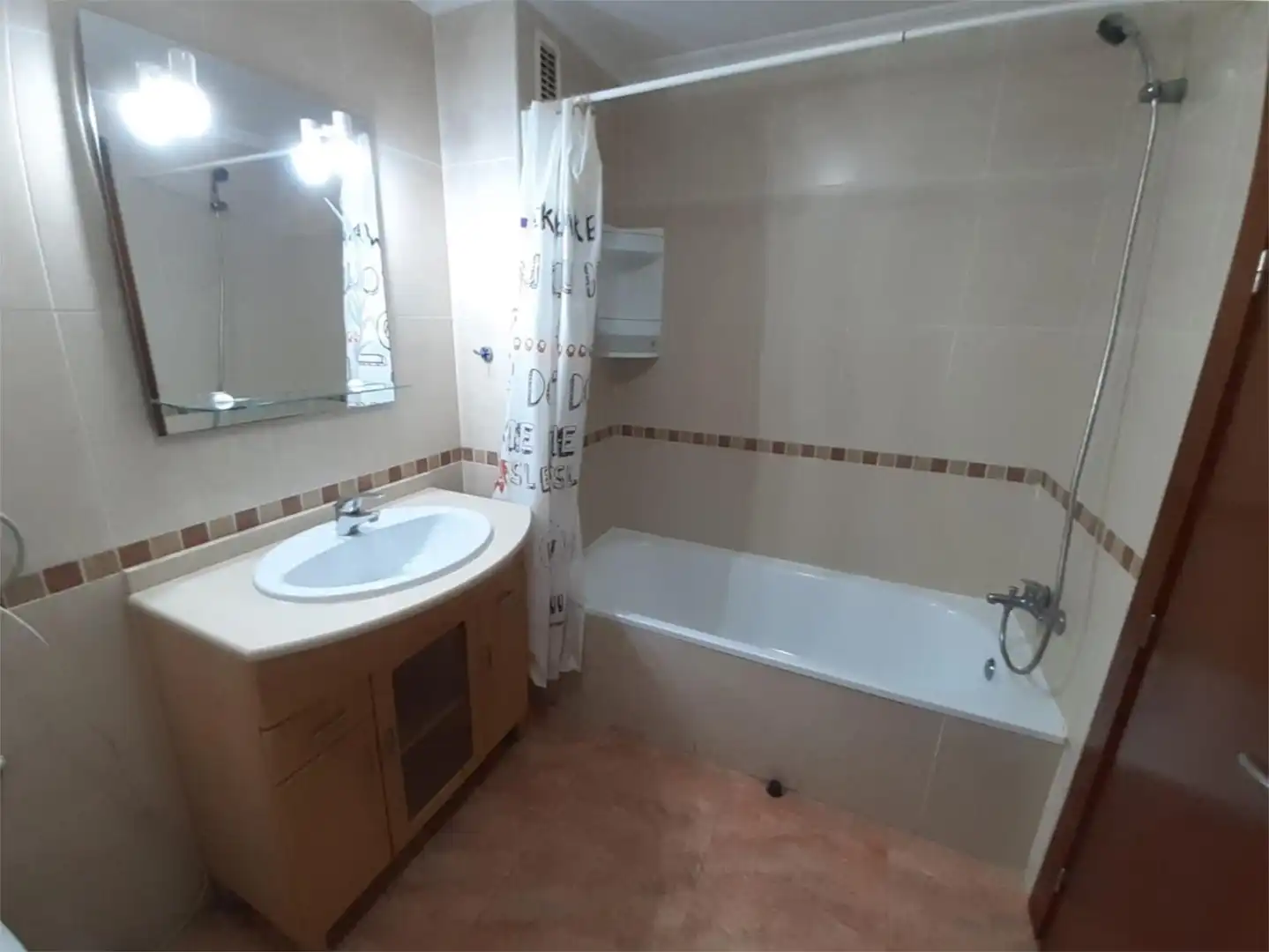 Flat for sale in Calle la Beltraneja, 99, El Ingenio Bathroom of Flat for sale in Almería Capital with Air Conditioner and Balcony