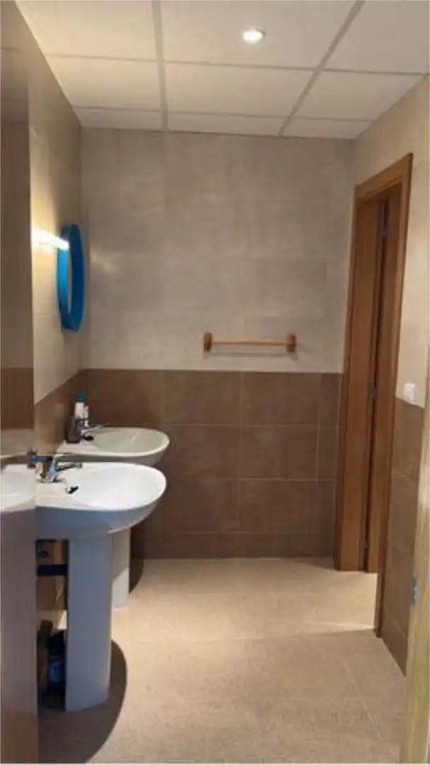 Bathroom of Office for rent in Zaratán  with Air Conditioner