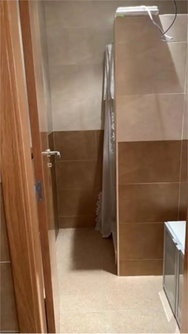 Bathroom of Office for rent in Zaratán  with Air Conditioner