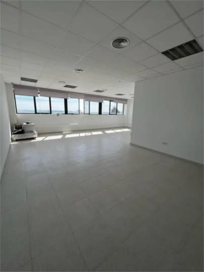 Office for rent in Zaratán  with Air Conditioner