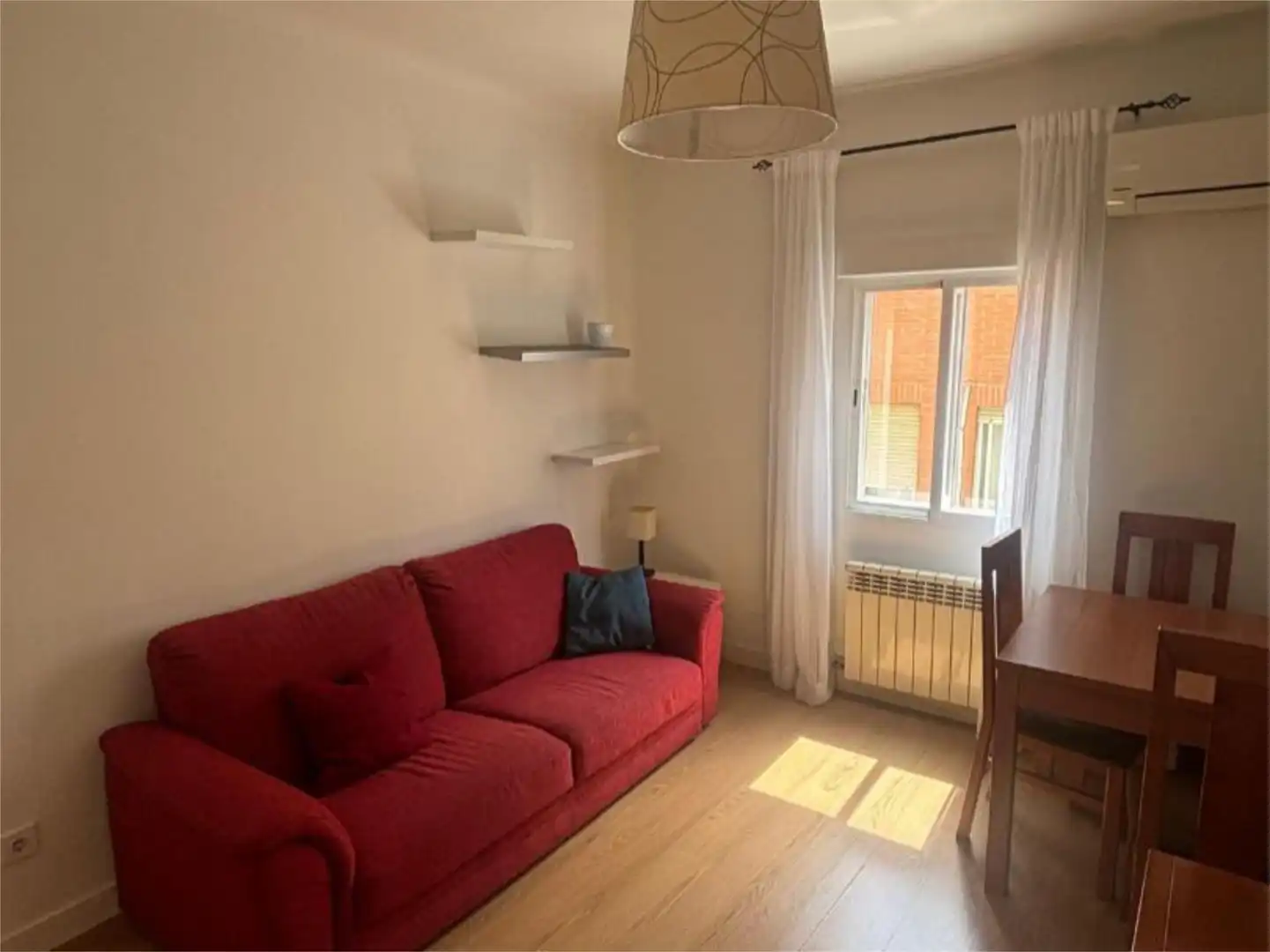 Sala de estar de Piso de alquiler en  Madrid Capital con Aire acondicionado, Calefacción y Parquet