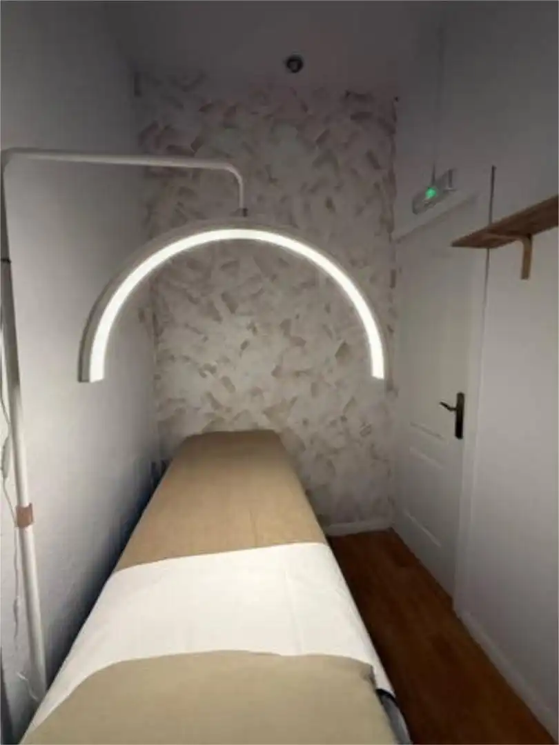 Bedroom of Office for rent in Madrid