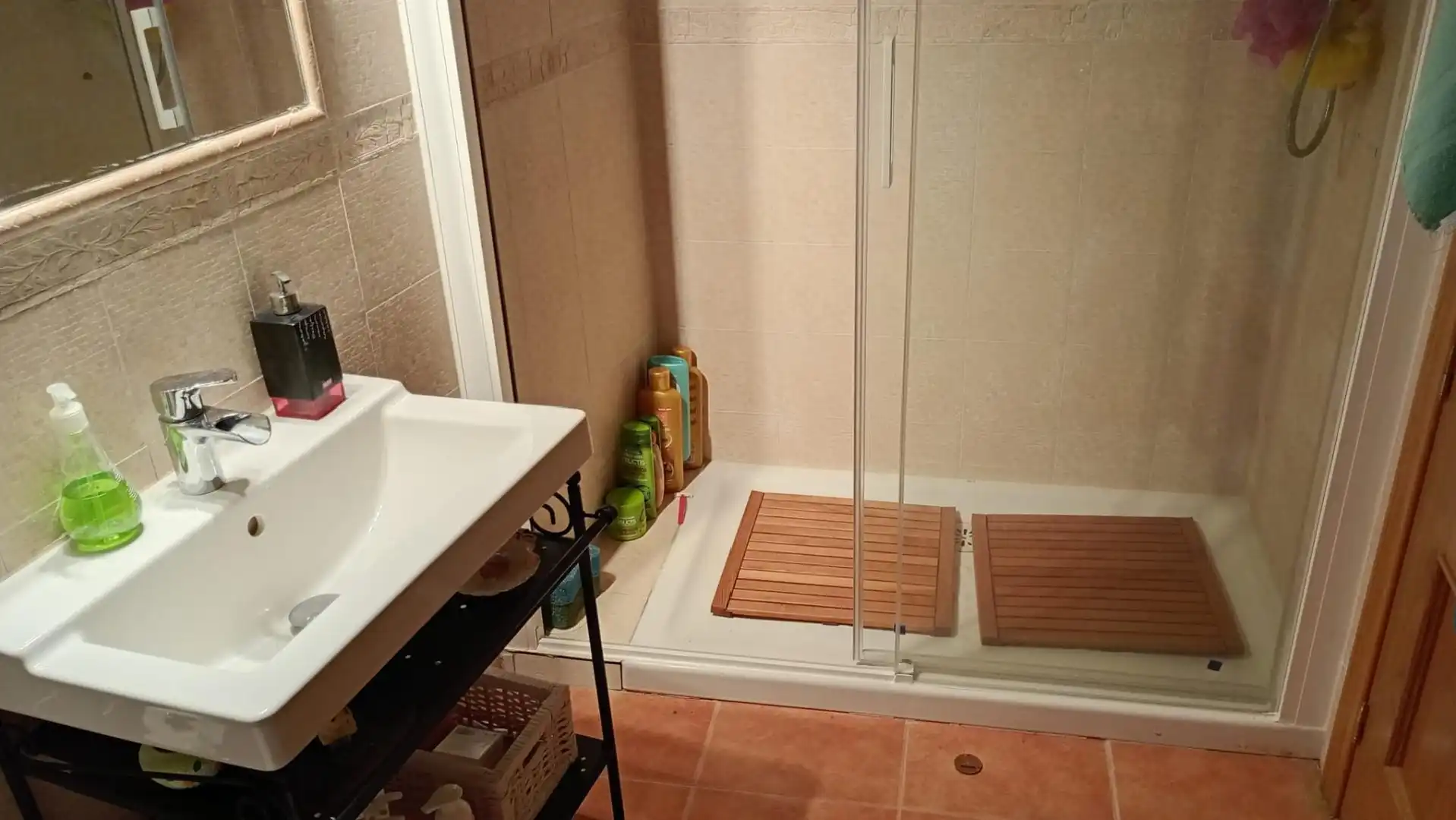 Piso en venta en Calle Castillo, 16, San Román de los Montes Baño de Piso en venta en San Román de los Montes con Calefacción, Amueblado y Horno