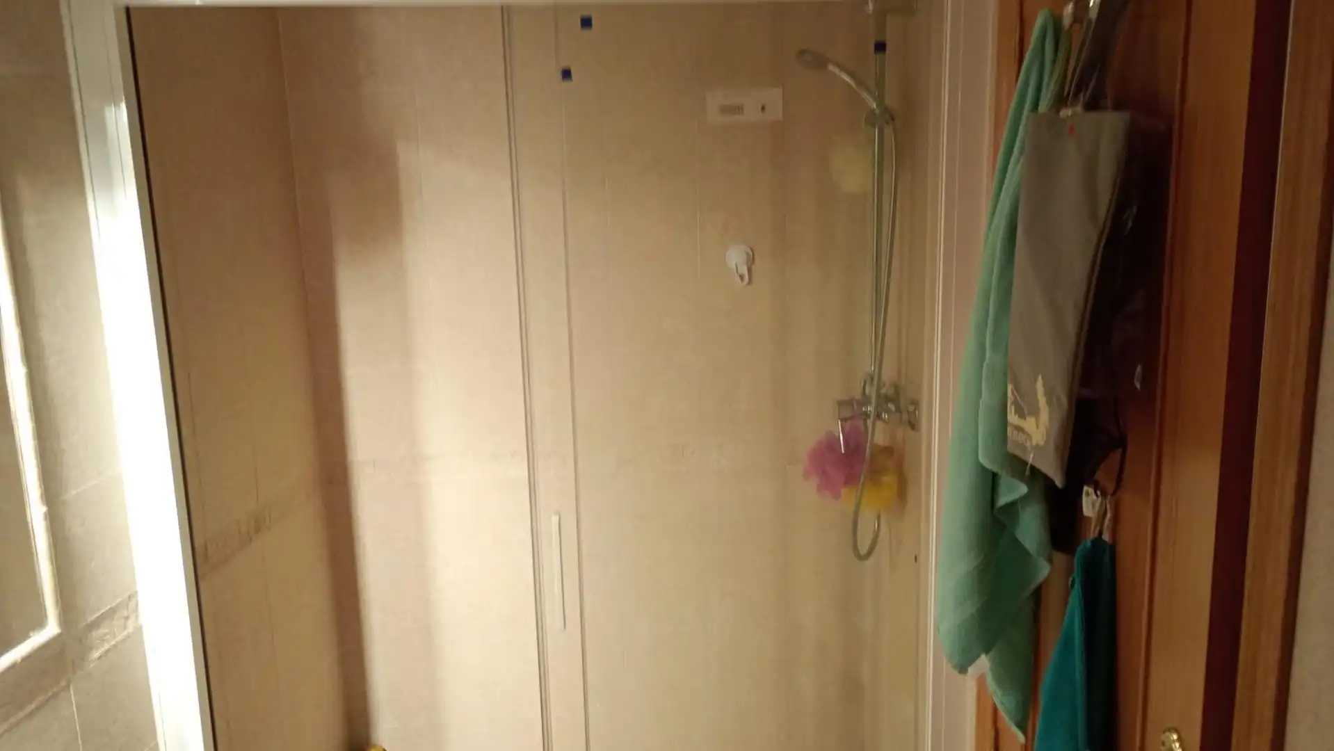 Piso en venta en Calle Castillo, 16, San Román de los Montes Baño de Piso en venta en San Román de los Montes con Calefacción, Amueblado y Horno