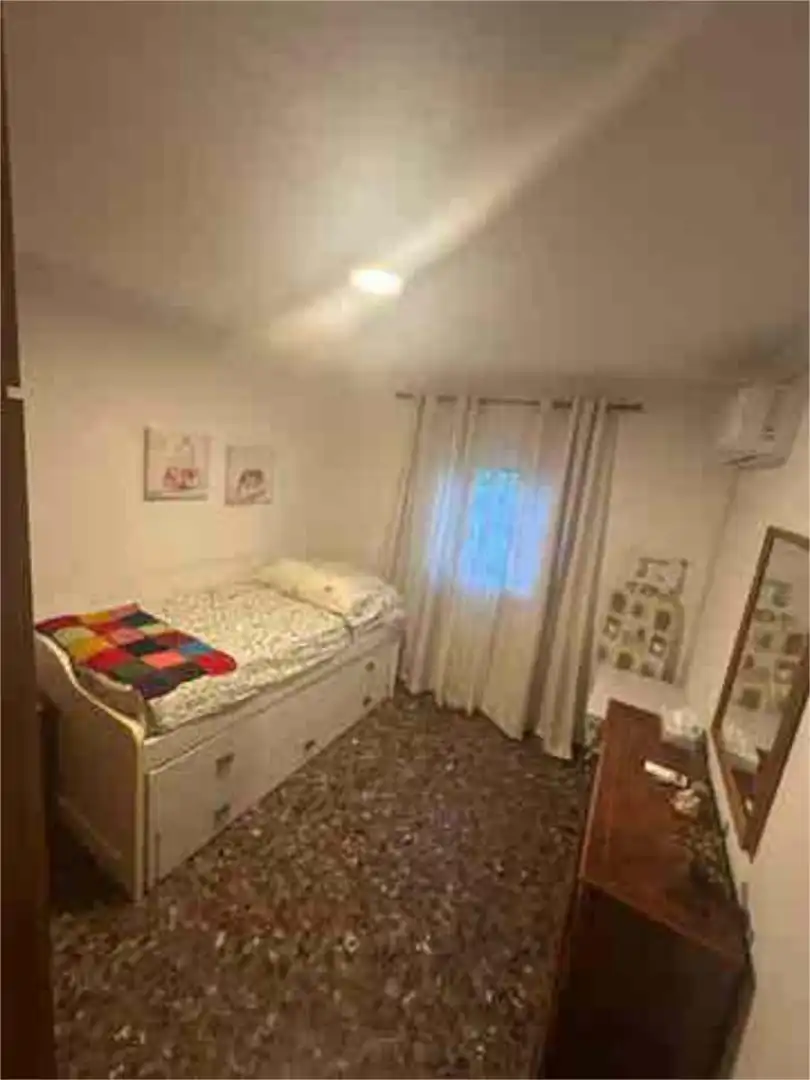 Piso en venta en Fuentemora Habitación de Piso en venta en Antequera con Terraza, Trastero y Amueblado