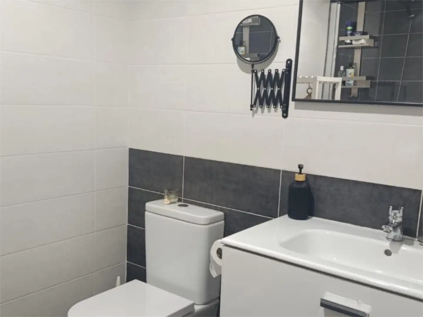 Bathroom of Flat for sale in Ribadeo  with Parquet flooring, Terrace and Storage room