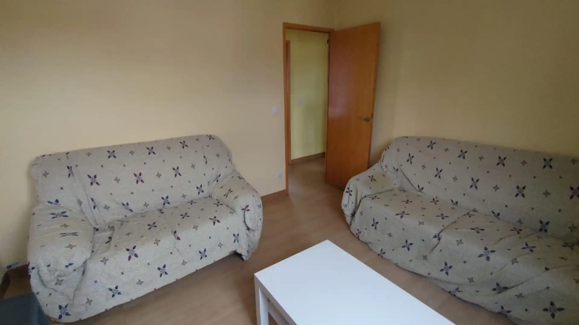 Sala d'estar de Pis en venda en Ponferrada amb Calefacció i Parquet