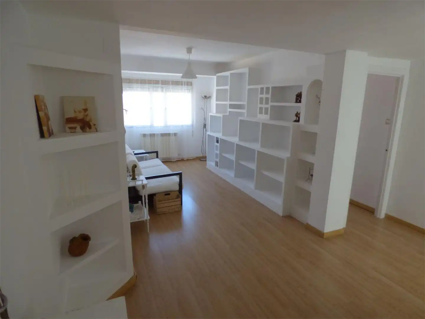 Sala de estar de Piso de alquiler en  Zaragoza Capital con Calefacción, Parquet y Amueblado