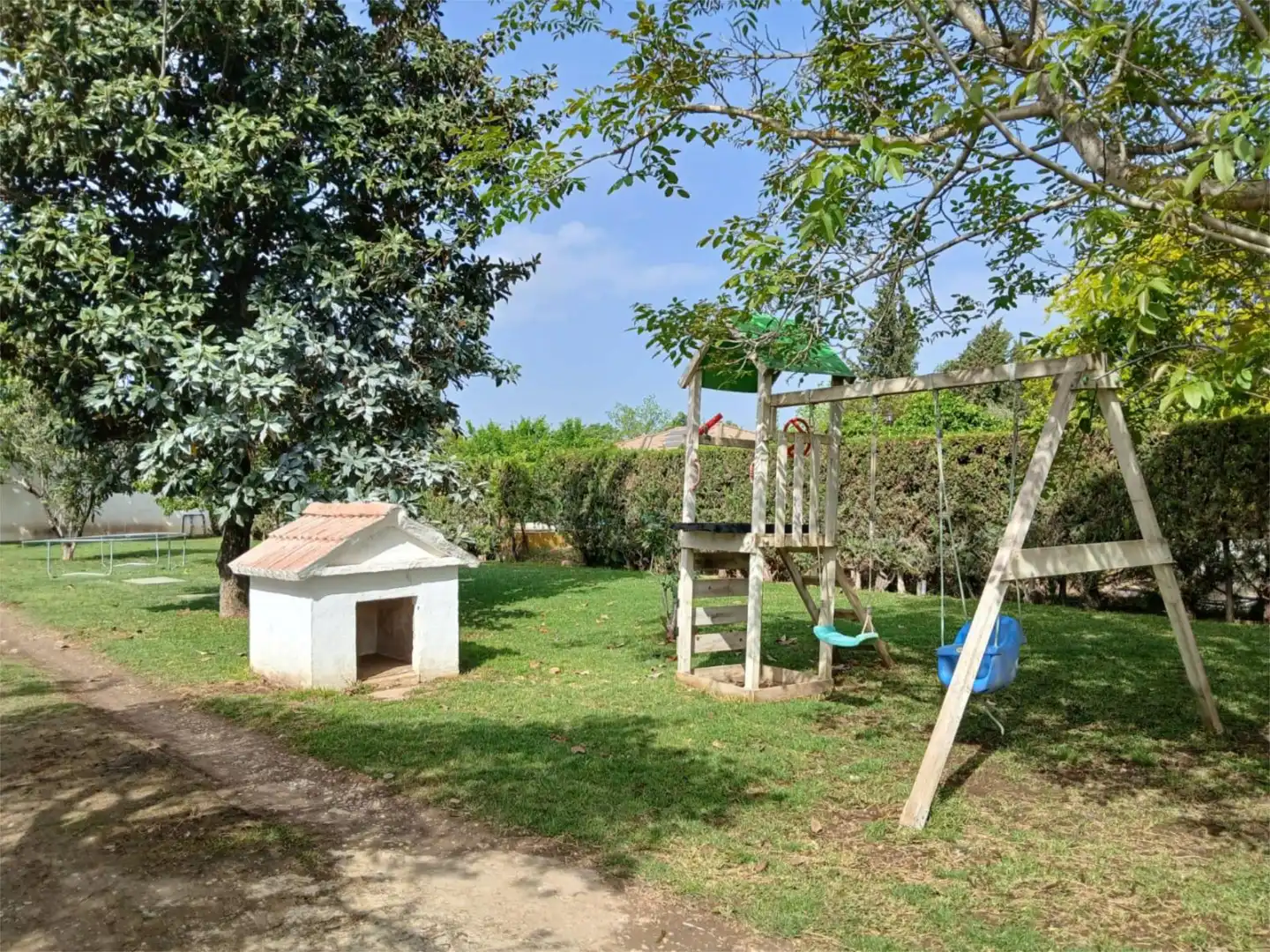 Houses for sale in Cortijo el Rubio, 14, El Higuerón Garden of Houses for sale in Córdoba with Air Conditioner, Heating and Private garden