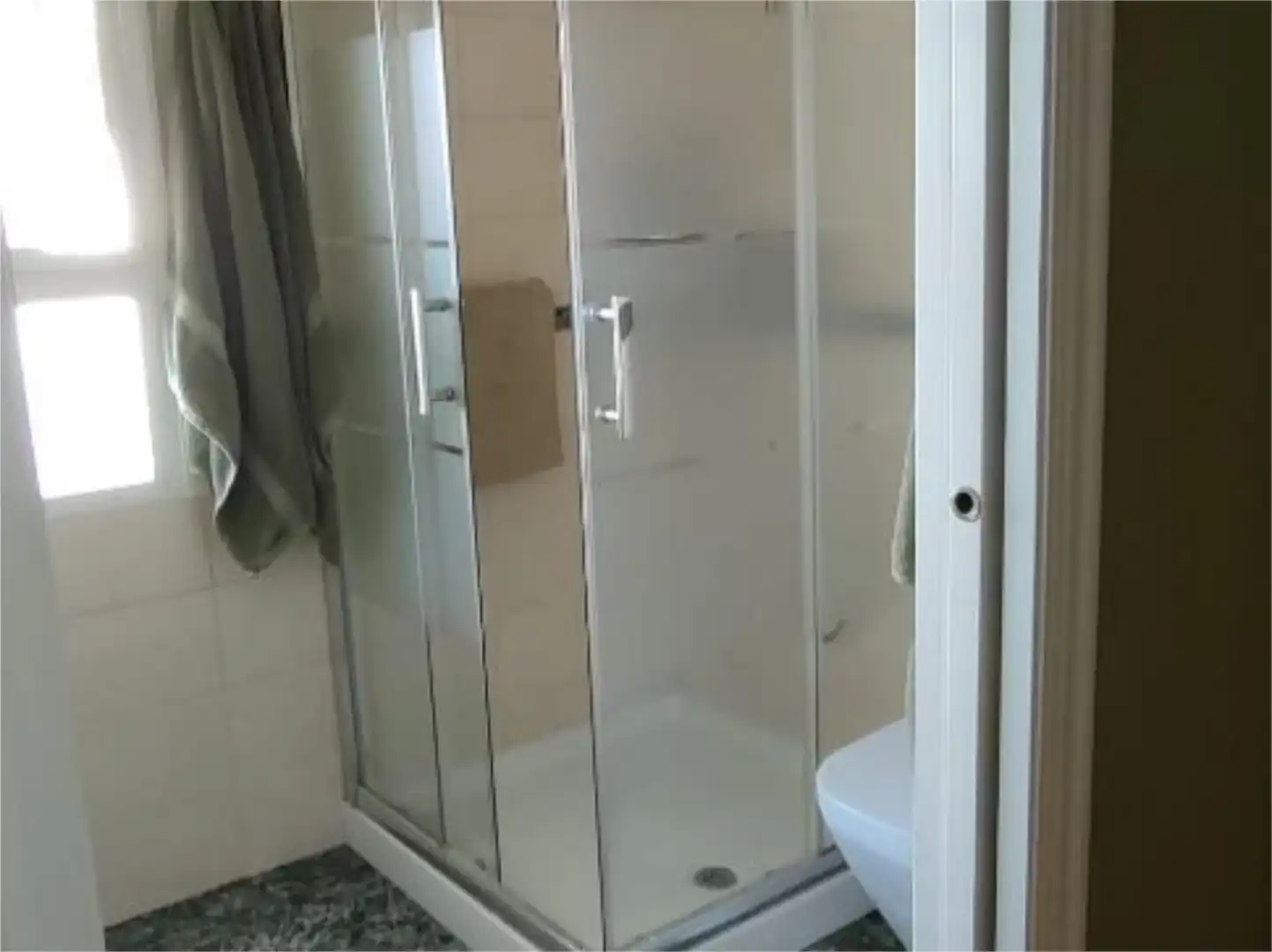 Houses for sale in Cortijo el Rubio, 14, El Higuerón Bathroom of Houses for sale in Córdoba with Air Conditioner, Heating and Private garden