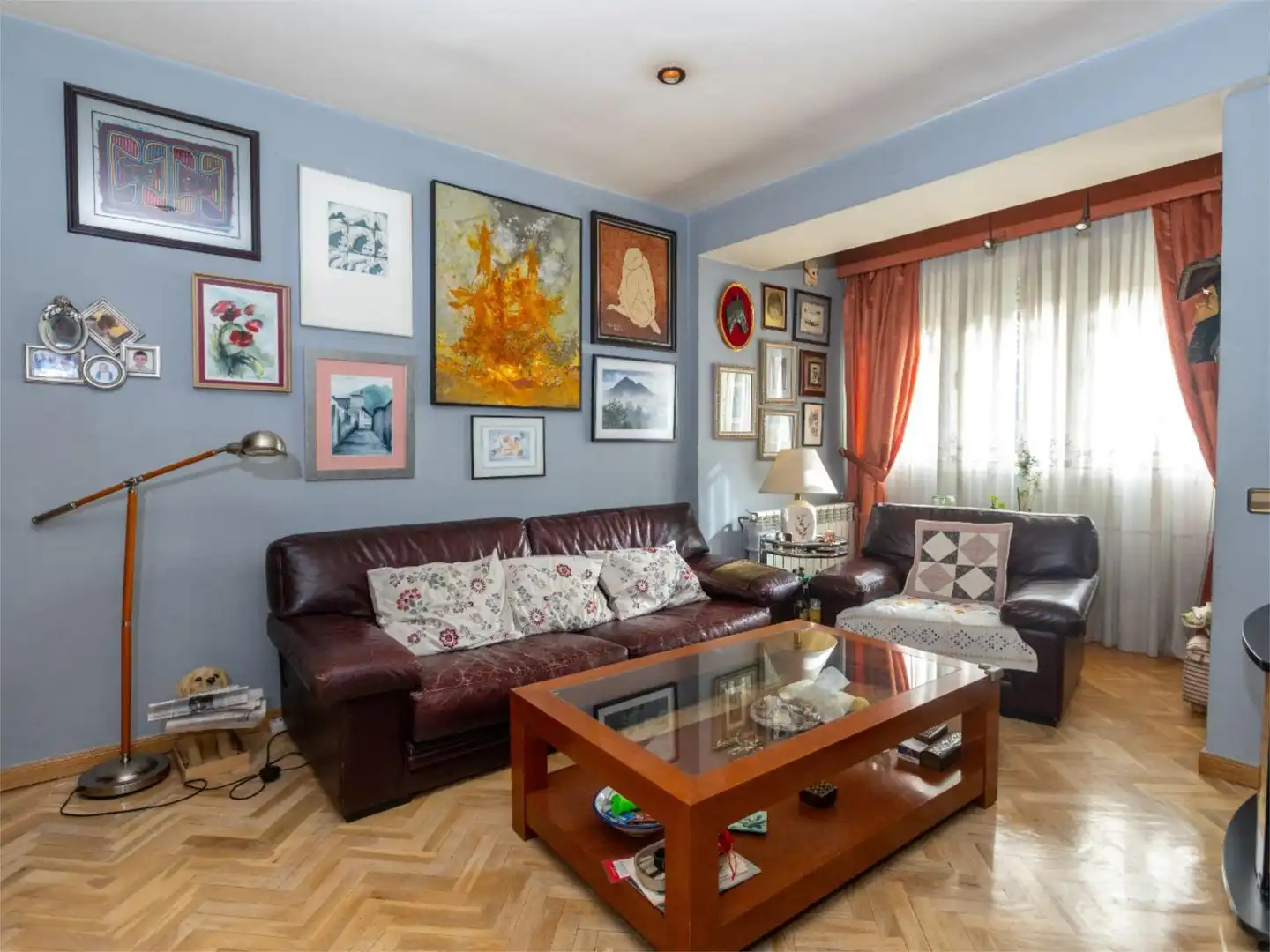Living room of Flat for sale in  Madrid Capital  with Air Conditioner and Balcony