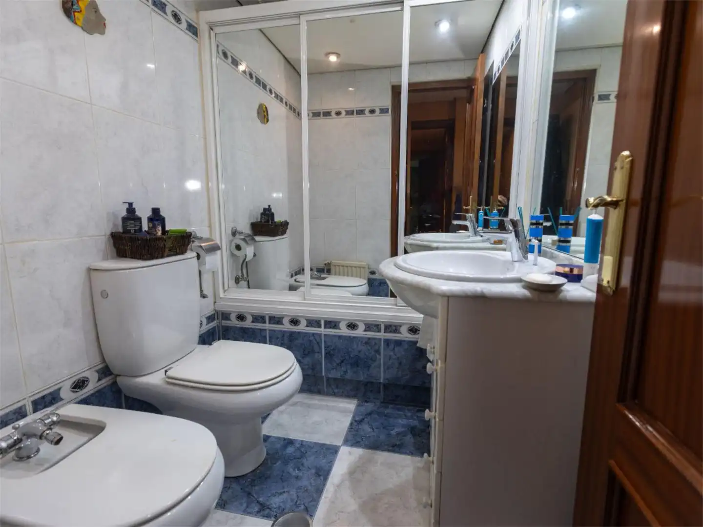 Bathroom of Flat for sale in  Madrid Capital  with Air Conditioner and Balcony