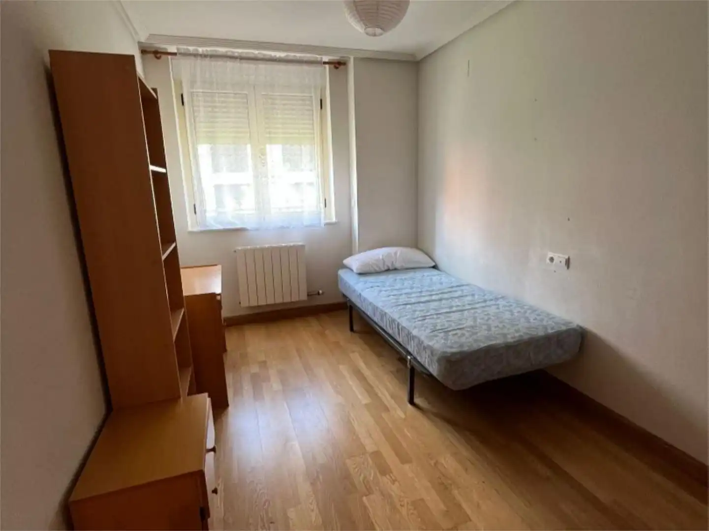Flat for rent in Calle Poeta Jesús Rasueros, 21, Pizarrales Bedroom of Flat for rent in Salamanca with Heating, Parquet flooring and Furnished