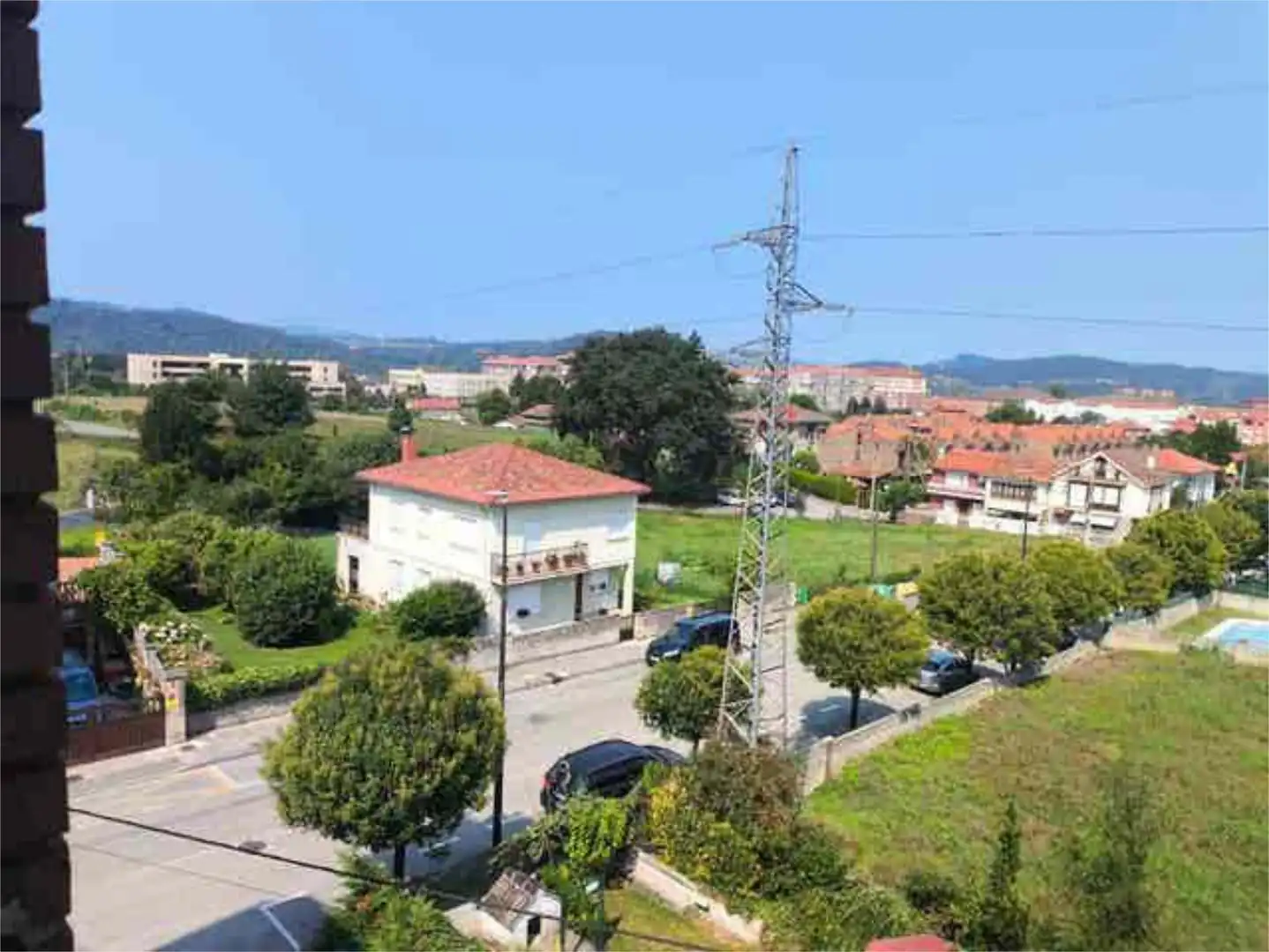 Außenansicht von Wohnung zum Verkauf in Torrelavega  mit Heizung, Privatgarten und Möbliert
