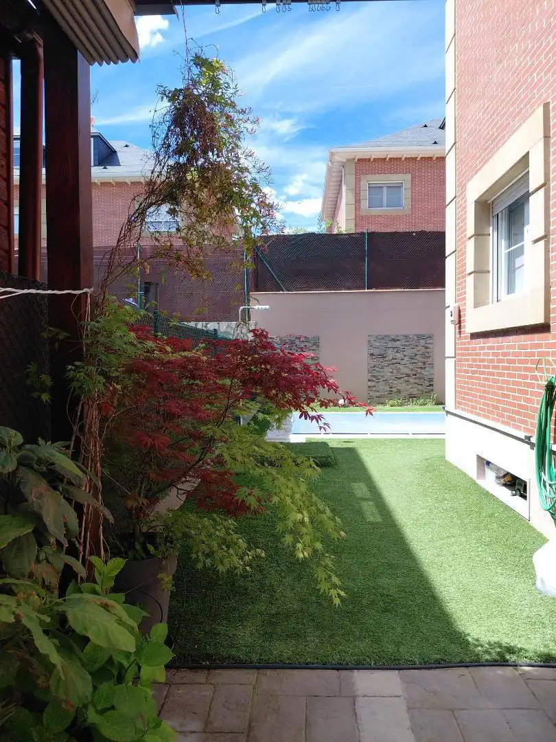 Casa o chalet en venta en Avenida de la Condesa de Chinchón, 3901, Sector B Jardín de Casa o chalet en venta en Boadilla del Monte con Aire acondicionado, Calefacción y Jardín privado