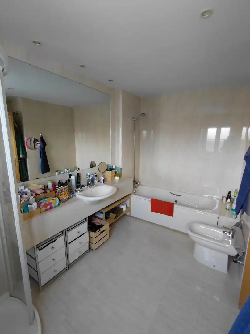 Casa o chalet en venta en Avenida de la Condesa de Chinchón, 3901, Sector B Baño de Casa o chalet en venta en Boadilla del Monte con Aire acondicionado, Calefacción y Jardín privado