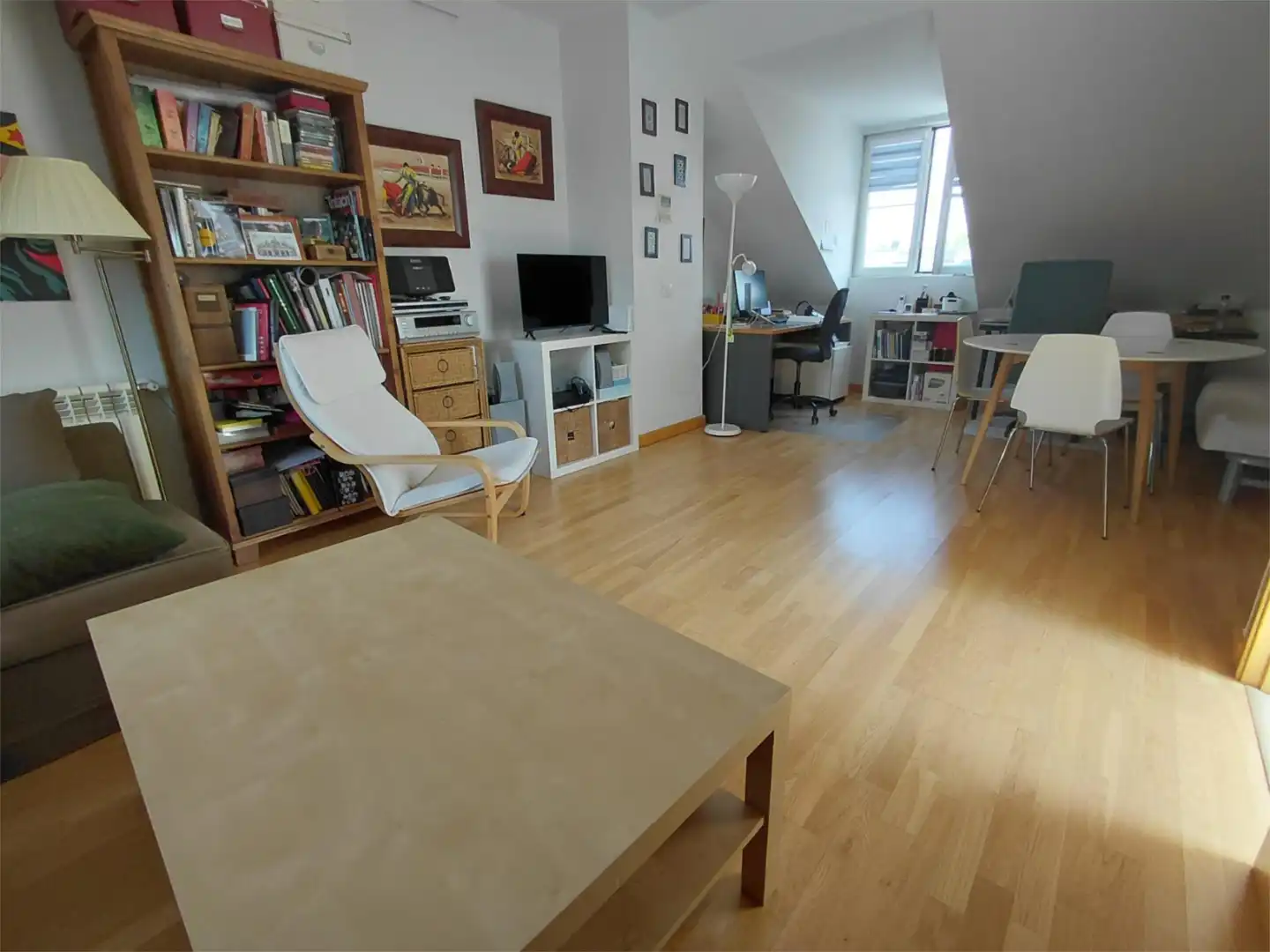 Casa o chalet en venta en Avenida de la Condesa de Chinchón, 3901, Sector B Sala de estar de Casa o chalet en venta en Boadilla del Monte con Aire acondicionado, Calefacción y Jardín privado