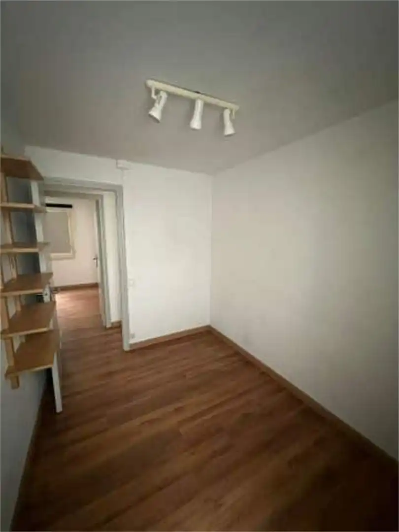 Piso en venta en La Teixonera Habitación de Piso en venta en Barcelona