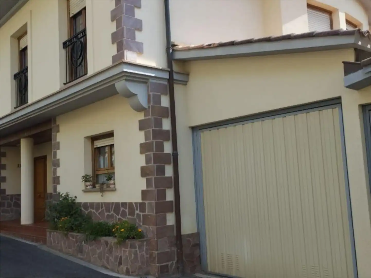 Vista exterior de Casa o xalet en venda en Donostia - San Sebastián  amb Terrassa