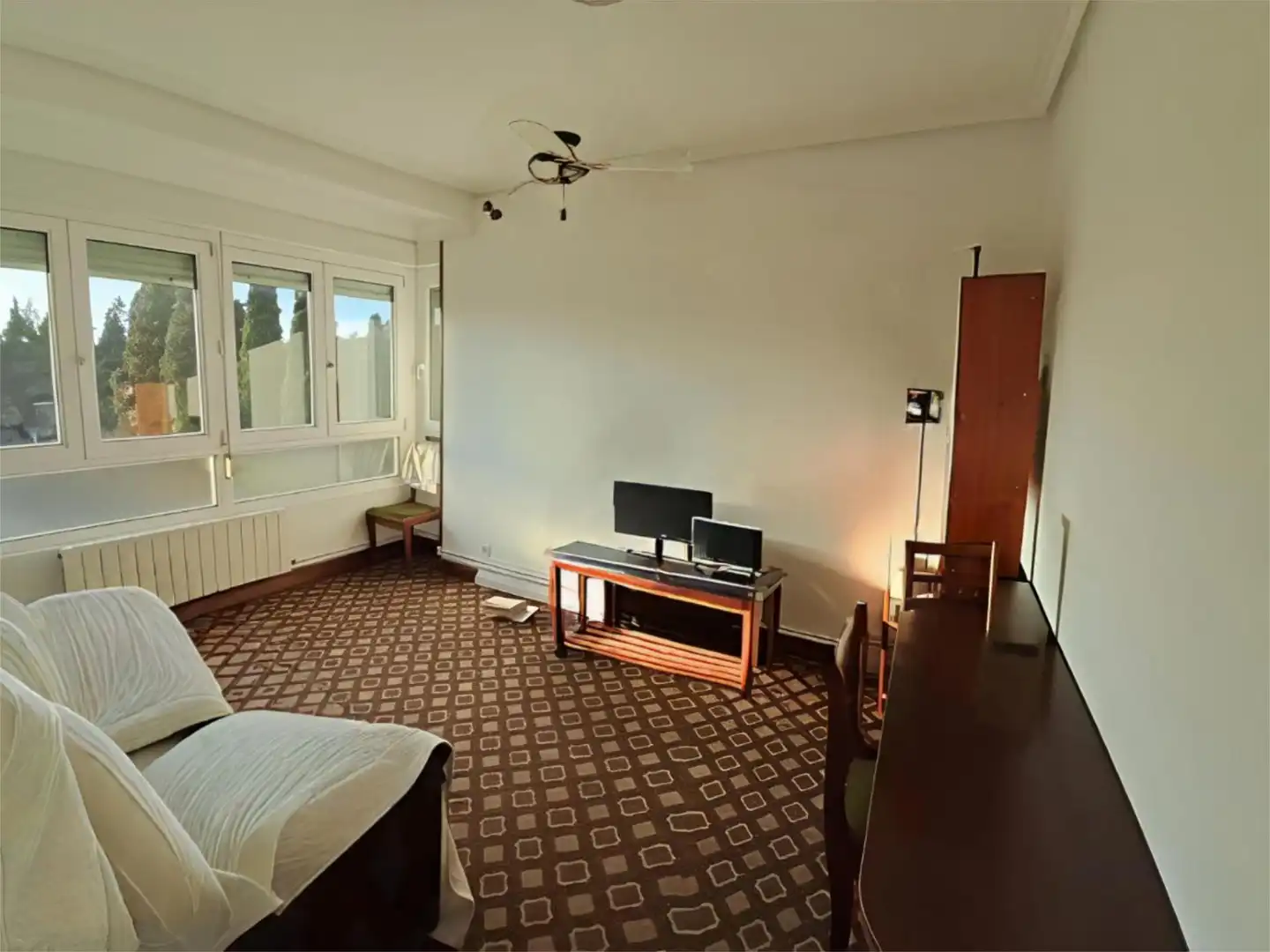 Sala de estar de Piso en venta en Derio con Calefacción, Parquet y Trastero