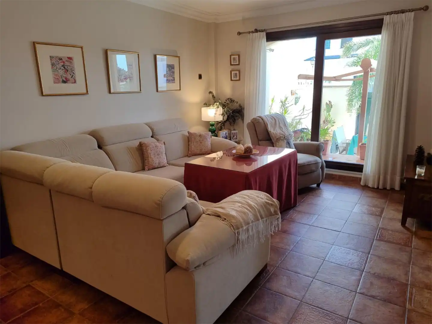 Houses for sale in Calle Francisco de Goya, 35, Santuario Living room of Houses for sale in Chipiona with Air Conditioner, Terrace and Swimming Pool