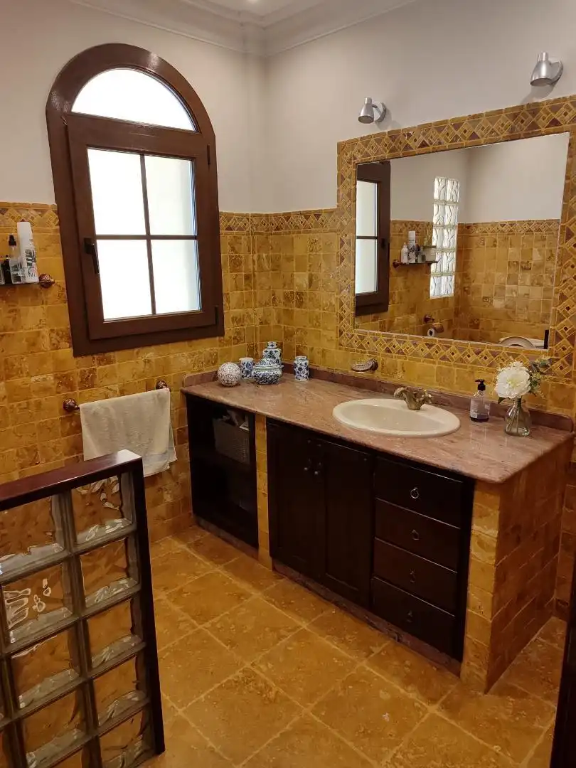 Houses for sale in Calle Francisco de Goya, 35, Santuario Bathroom of Houses for sale in Chipiona with Air Conditioner, Terrace and Swimming Pool