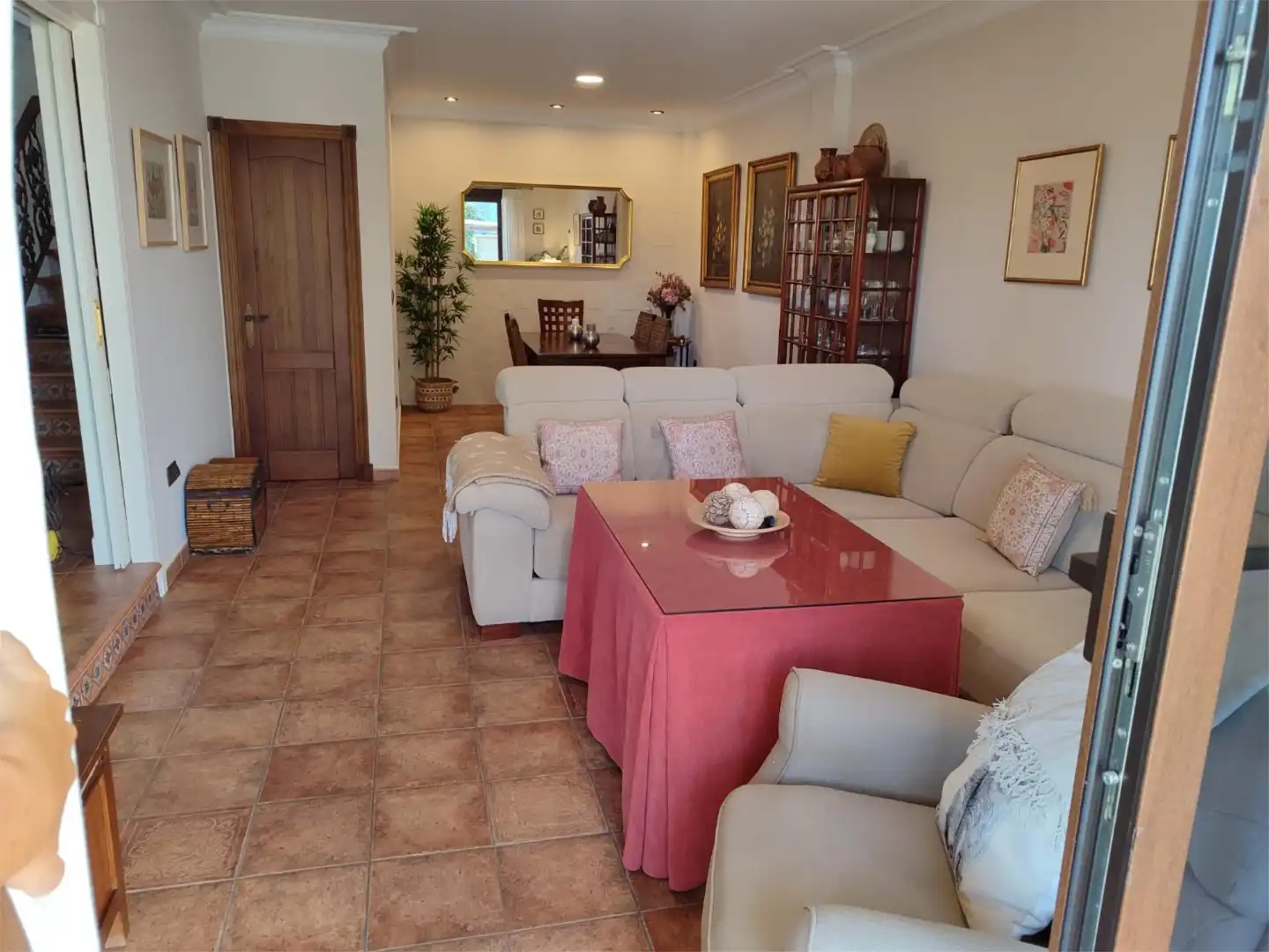 Houses for sale in Calle Francisco de Goya, 35, Santuario Living room of Houses for sale in Chipiona with Air Conditioner, Terrace and Swimming Pool